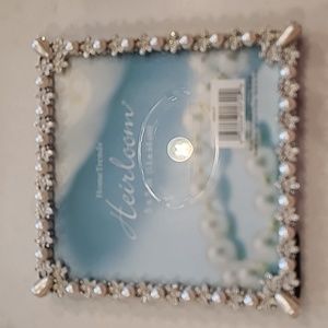 Heirloom Trends Frame